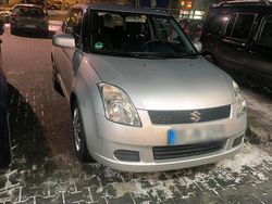 Silber Gebraucht 2005 Suzuki Swift Kleinwagen | 1.950 € (Fairer Preis)