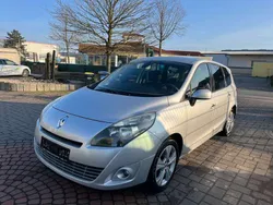 Platingrau Gebraucht 2010 Renault Scénic III Dynamique Van / Kleinbus | 3.500 € (Fairer Preis)