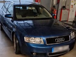 Blau Gebraucht 2004 Audi A4 Kombi | 750 € (Superpreis)