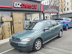 Grün Gebraucht 2001 Opel Astra Selection Limousine | 1.990 € (Fairer Preis)