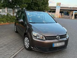 Braun Gebraucht 2011 VW Touran Trendline Van / Kleinbus | 8.499 € (Fairer Preis)