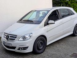 Weiß Gebraucht 2011 Mercedes B200 Sport Edition Van / Kleinbus | 5.500 € (Guter Preis)