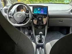 Silber Gebraucht 2017 Toyota Aygo Kleinwagen | 5.790 € (Fairer Preis)