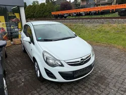 Weiß Gebraucht 2014 Opel Corsa Energy Limousine | 6.350 € (Etwas zu teuer)
