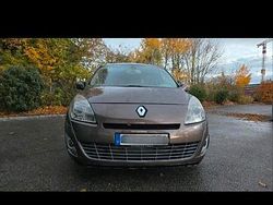 Braun Gebraucht 2011 Renault Grand Scénic Van / Kleinbus | 4.300 € (Fairer Preis)