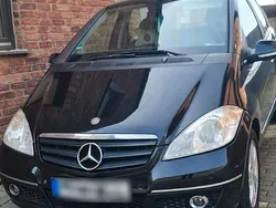 Schwarz Gebraucht 2012 Mercedes 180 Limousine | 6.100 €