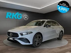 Grau Gebraucht 2025 Mercedes A250 AMG Limousine | 44.220 €