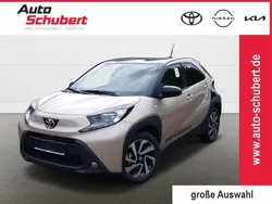 Blau Gebraucht 2024 Toyota Aygo Team Kleinwagen | 17.980 € (Etwas zu teuer)