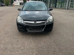 Schwarz Gebraucht 2009 Opel Astra Limousine | 1.699 € (Guter Preis)