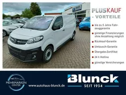 Weiss icy Gebraucht 2023 Opel Vivaro Van | 29.990 €