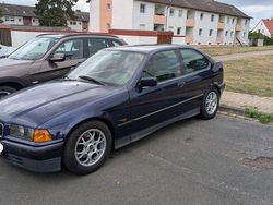 Blau Gebraucht 1996 BMW 316 Compact Kleinwagen | 2.700 € (Fairer Preis)