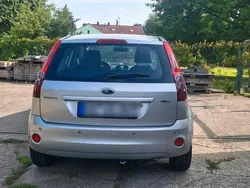Grau Gebraucht 2007 Ford Fiesta Kleinwagen | 1.400 €