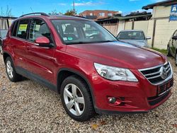 Wild cherry red Gebraucht 2011 VW Tiguan Freestyle SUV | 9.999 € (Fairer Preis)