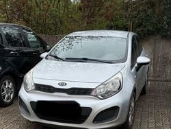 Silber Gebraucht 2012 Kia Rio Edition 7 Limousine | 3.000 € (Superpreis)