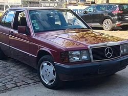 Rot Gebraucht 1991 Mercedes 190 Sportline Limousine | 6.000 €