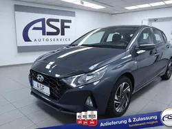 Grau Gebraucht 2021 Hyundai i20 Select Limousine | 16.470 € (Etwas zu teuer)