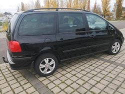 Schwarz Gebraucht 2010 Seat Alhambra Van / Kleinbus | 8.999 €