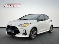 Platinumweiß/mysticschwarz mica Gebraucht 2024 Toyota Yaris Hybrid Plus Kleinwagen | 24.990 € (Superpreis)