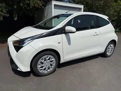 Weiß Gebraucht 2021 Toyota Aygo X-play Kleinwagen | 7.699 € (Guter Preis)