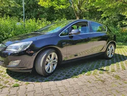 Schwarz Gebraucht 2010 Opel Astra Limousine | 4.450 € (Fairer Preis)