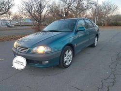 Grün Gebraucht 1999 Toyota Avensis T2 Limousine | 2.999 € (Fairer Preis)