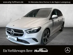 Silber Gebraucht 2023 Mercedes B200 Van / Kleinbus | 33.530 € (Teuer)