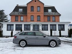 Grau Gebraucht 2025 Skoda Octavia Selection Limousine | 28.750 € (Guter Preis)