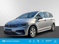 Reflexsilber metallic Gebraucht 2024 VW Touran R-line Van / Kleinbus | 34.490 € (Fairer Preis)