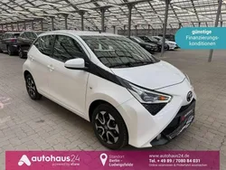 Weiß Gebraucht 2021 Toyota Aygo Team Kleinwagen | 9.270 € (Guter Preis)