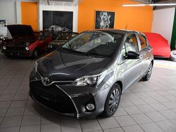 Grau Gebraucht 2016 Toyota Yaris Limousine | 7.800 € (Fairer Preis)