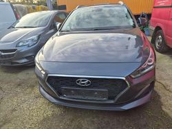 Grau Gebraucht 2019 Hyundai i30 Select Kombi | 6.290 € (Superpreis)