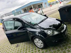 Schwarz Gebraucht 2009 Opel Zafira Van / Kleinbus | 2.900 €