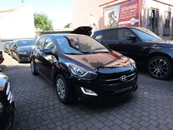 Schwarz Gebraucht 2015 Hyundai i30 Trend Limousine | 9.200 € (Fairer Preis)