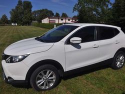 Weiß Gebraucht 2015 Nissan Qashqai Acenta SUV | 10.499 € (Fairer Preis)