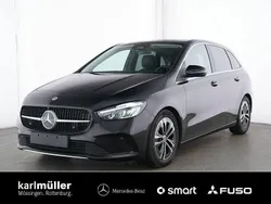 Lack kosmosschwarz Gebraucht 2024 Mercedes B180 Progressive Van / Kleinbus | 33.890 € (Teuer)