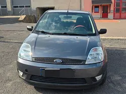 Grau Gebraucht 2004 Ford Fiesta Kleinwagen | 1.300 € (Guter Preis)
