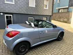 Blau Gebraucht 2007 Opel Tigra Cabrio | 1.500 € (Guter Preis)