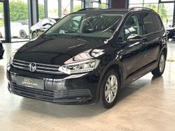 Deep black Gebraucht 2023 VW Touran Comfortline Van / Kleinbus | 29.900 € (Fairer Preis)