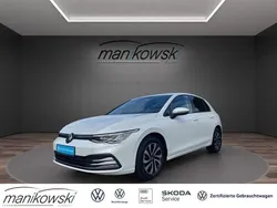 Weiss Gebraucht 2022 VW Golf VIII Active Limousine | 22.408 € (Fairer Preis)