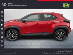 Karminarot metallic Gebraucht 2023 Toyota Yaris Hybrid Advance | 28.880 € (Teuer)
