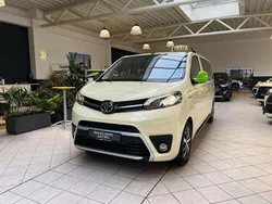 Graphitschwarz Gebraucht 2023 Toyota Proace Team Van | 55.990 €