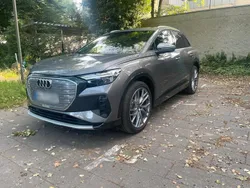 Grau Gebraucht 2022 Audi Q4 e-tron Advanced Plus SUV | 28.990 € (Etwas zu teuer)