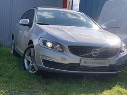 Silber Gebraucht 2015 Volvo V60 Business Edition Kombi | 15.999 € (Fairer Preis)