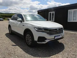 Weiß Gebraucht 2021 VW Touareg SUV | 27.900 €
