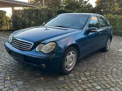 Blau Gebraucht 2002 Mercedes C240 Limousine | 1.990 € (Fairer Preis)