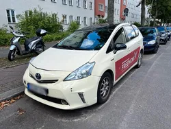 Weiß Gebraucht 2013 Toyota Prius+ Plus Van / Kleinbus | 7.900 €