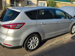 Silber Gebraucht 2018 Ford S-MAX Titanium Van / Kleinbus | 11.499 € (Fairer Preis)