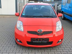 Rot Gebraucht 2011 Toyota Yaris Limousine | 4.450 € (Fairer Preis)