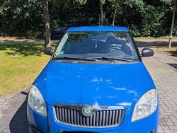 Blau Gebraucht 2009 Skoda Fabia Kleinwagen | 2.000 € (Guter Preis)