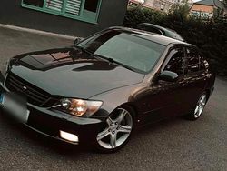 Grau Gebraucht 2000 Lexus IS200 Sport Line Limousine | 3.300 €